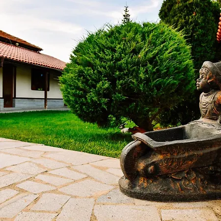 Hotel комплекс копитото 3*